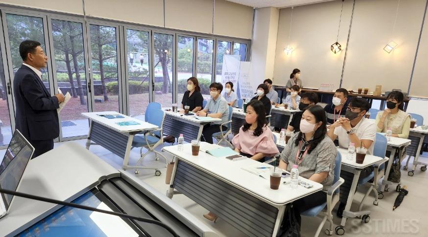 도의회_정책지원관.jpg