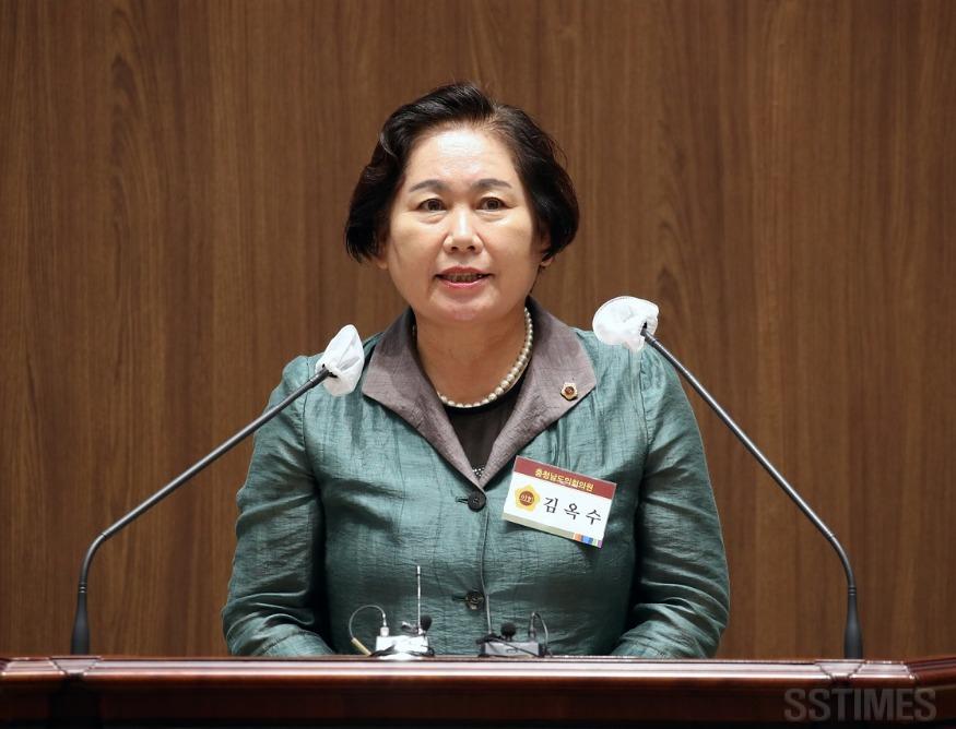 도의회_행정문화위원회 김옥수 위원장.jpg