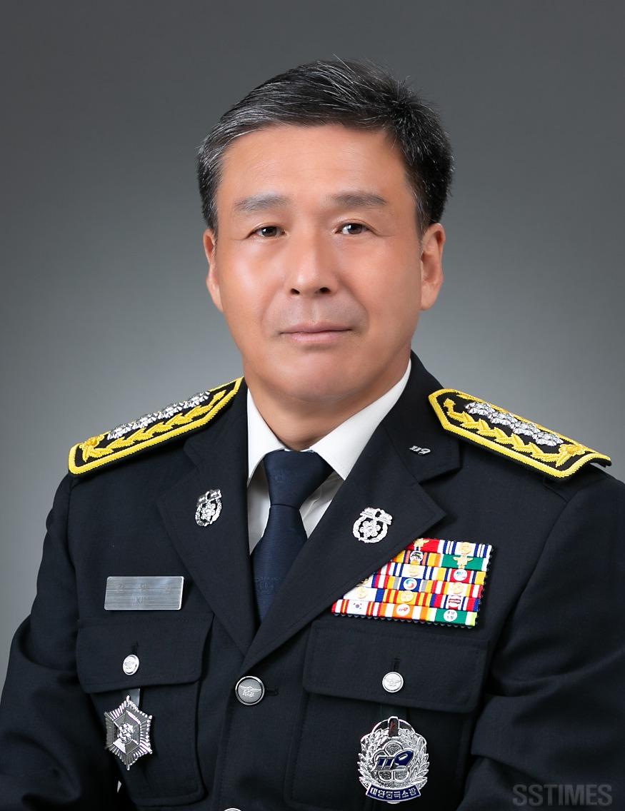 김영환 소방서장.jpg